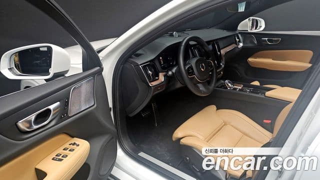 Volvo S60 2024 — Photo 17/20