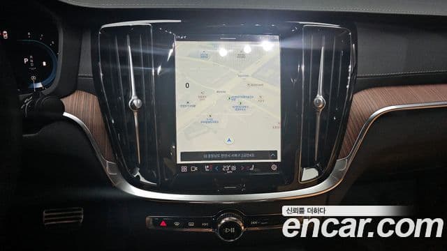 Volvo S60 2024 — Photo 13/20