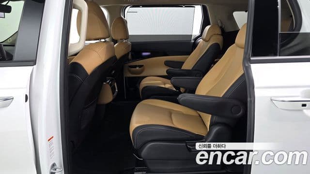 Kia Carnival 2023 — Фото 12/20