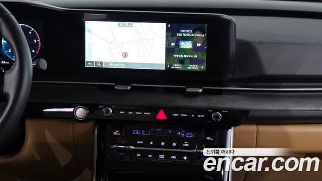 Kia Carnival 2023 — ფოტო 14/20