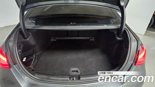 Mercedes-Benz C-Class 2022 — ფოტო 15/19