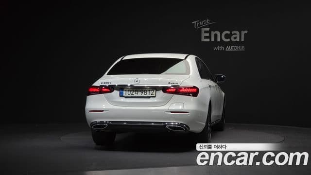 Mercedes-Benz E-Class 2021 — ფოტო 4/20