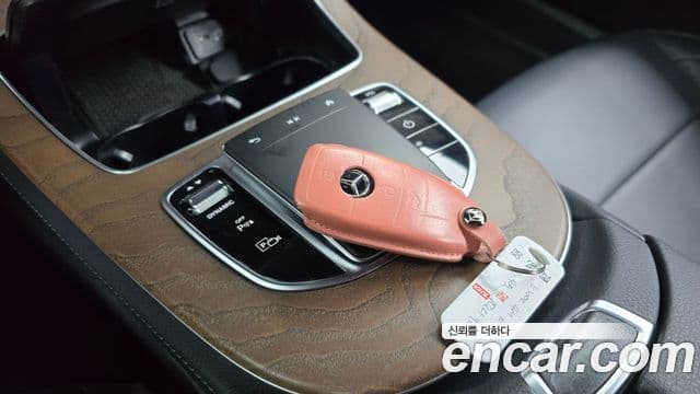 Mercedes-Benz E-Class 2021 — ფოტო 9/20