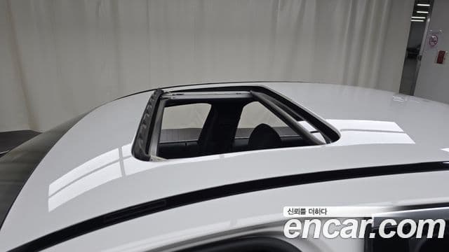 Mercedes-Benz E-Class 2021 — ფოტო 19/20