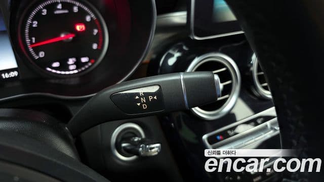 Mercedes-Benz GLC-Class 2019 — Şəkil 9/20