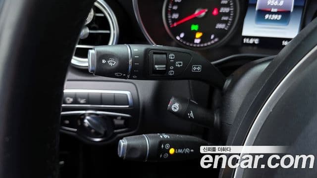 Mercedes-Benz GLC-Class 2019 — Şəkil 16/20