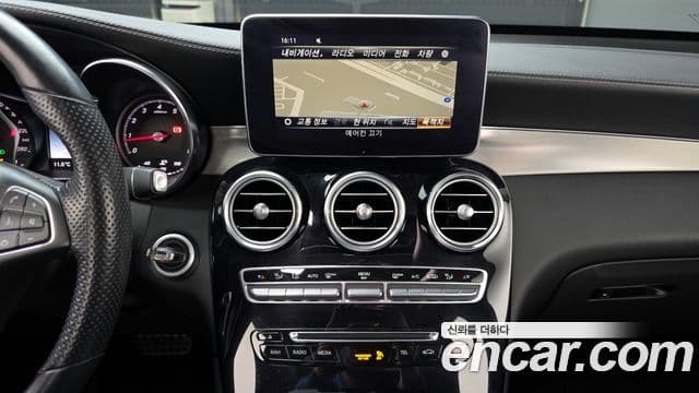 Mercedes-Benz GLC-Class 2019 — Şəkil 18/20