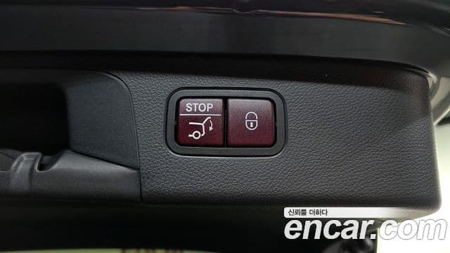 Mercedes-Benz GLC-Class 2019 — Şəkil 19/20