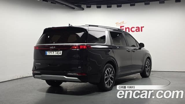 Kia Carnival 2021 — Photo 18/20