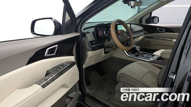 Kia Carnival 2021 — Photo 8/20