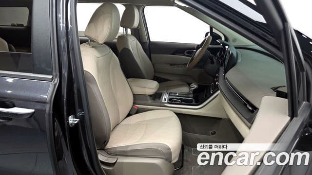Kia Carnival 2021 — Photo 10/20