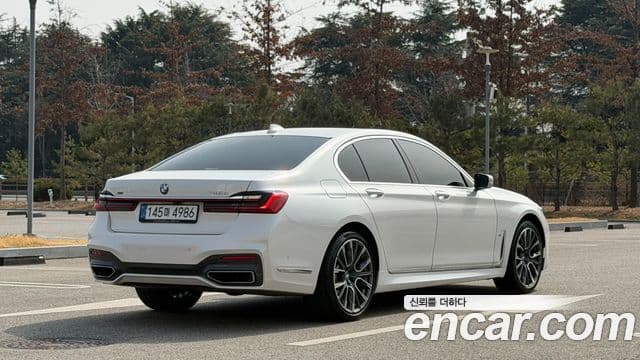 BMW 7 Series 2021 — ფოტო 11/20