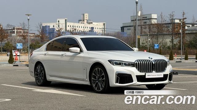 BMW 7 Series 2021 — ფოტო 8/20