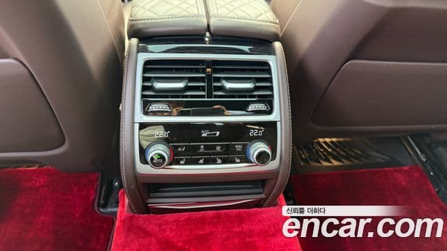 BMW 7 Series 2021 — ფოტო 20/20