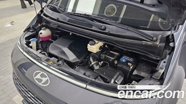 Hyundai Staria 2021 — ფოტო 6/20