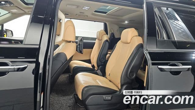 Kia Carnival 2020 — ფოტო 11/20