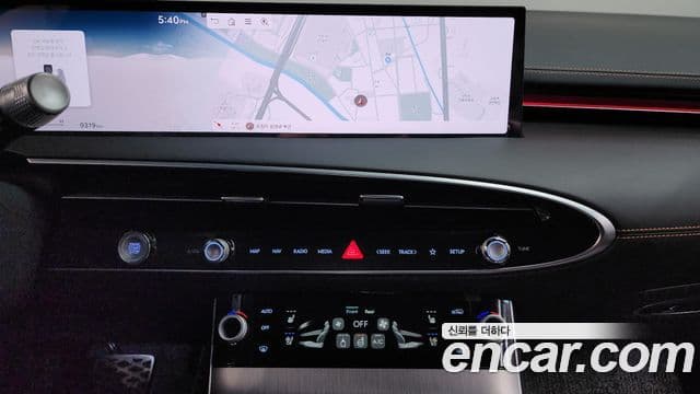 Genesis GV70 2025 — ფოტო 15/20