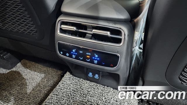 Genesis GV70 2025 — ფოტო 18/20
