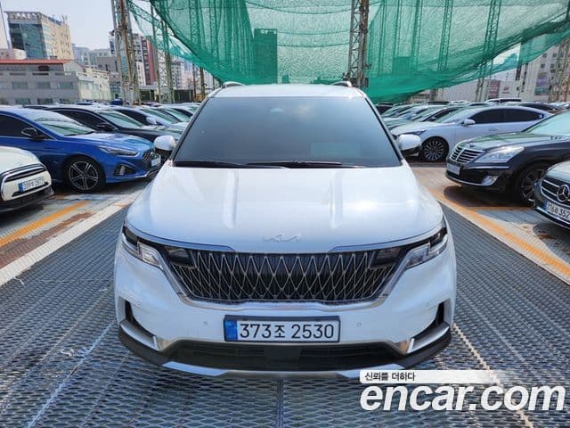 Kia Carnival 2023 — Фото 2/20