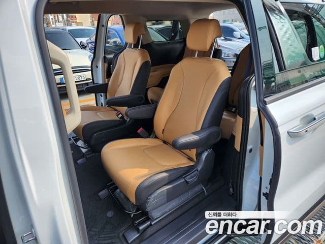 Kia Carnival 2023 — Фото 14/20