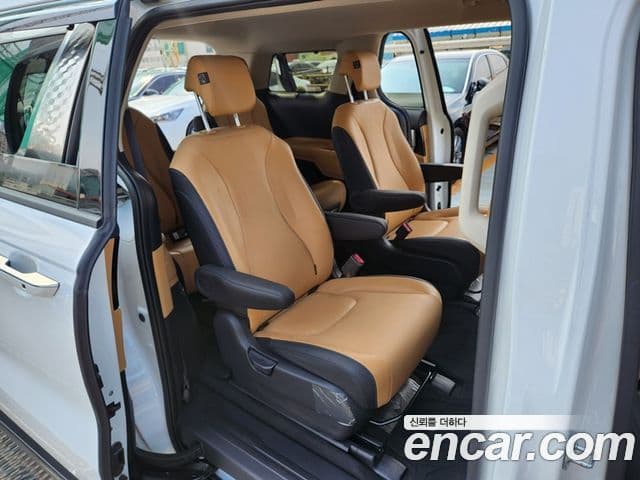Kia Carnival 2023 — Фото 15/20
