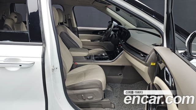 Kia Carnival 2020 — Фото 11/20