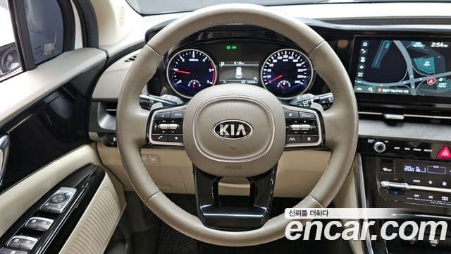 Kia Carnival 2020 — Фото 13/20