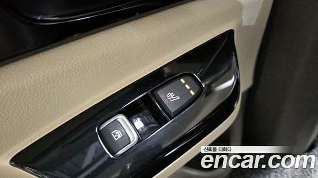 Kia Carnival 2020 — Фото 17/20