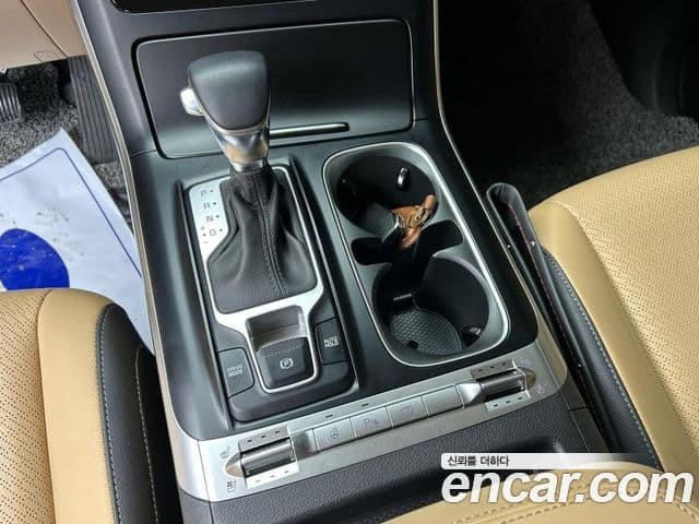 Kia Carnival 2022 — Şəkil 14/19