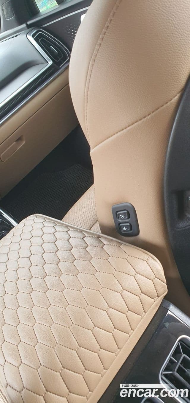 Kia Sorento 2024 — ფოტო 17/20