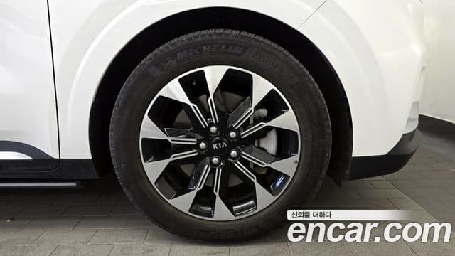Kia Carnival 2020 — Фото 5/20