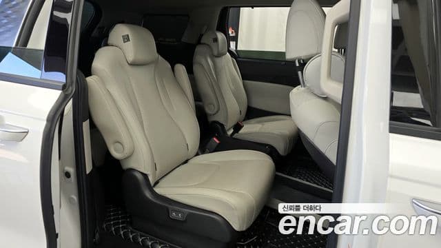 Kia Carnival 2020 — Фото 12/20