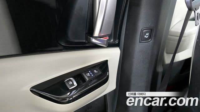 Kia Carnival 2020 — Фото 19/20