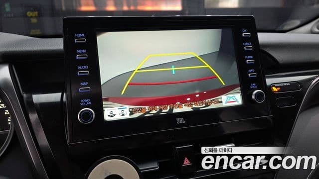 Toyota Camry 2021 — Photo 3/20