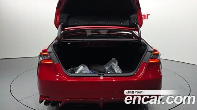 Toyota Camry 2021 — Photo 17/20