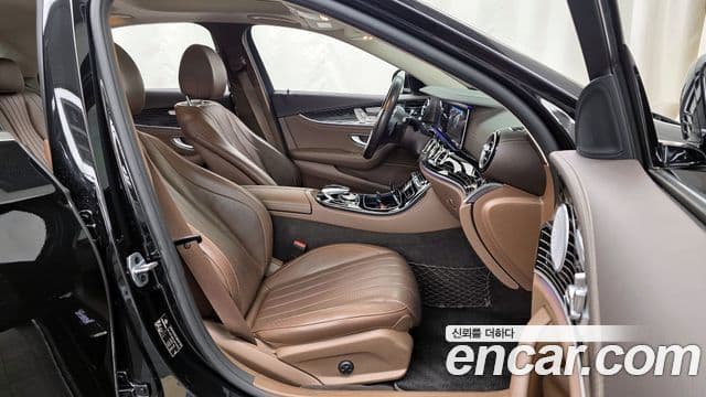 Mercedes-Benz E-Class 2020 — фото 11 из 20