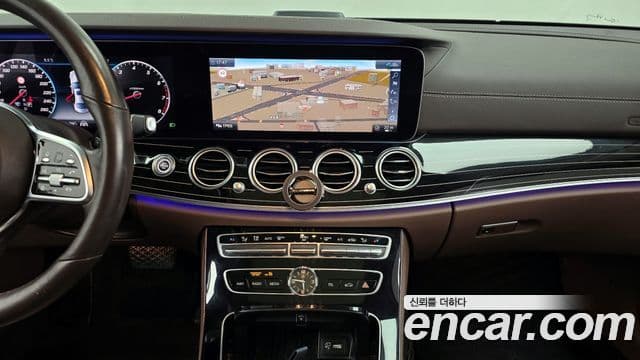 Mercedes-Benz E-Class 2020 — фото 14 из 20