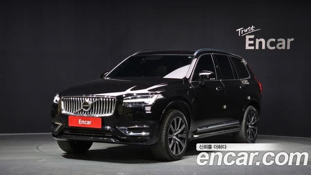 Volvo XC90 2021 — ფოტო 8/20