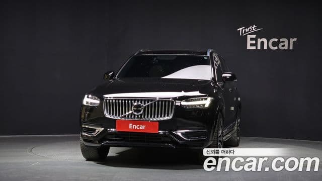 Volvo XC90 2021 — ფოტო 17/20