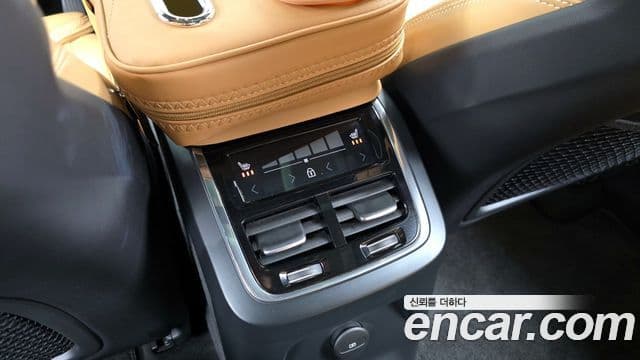 Volvo XC90 2021 — ფოტო 3/20