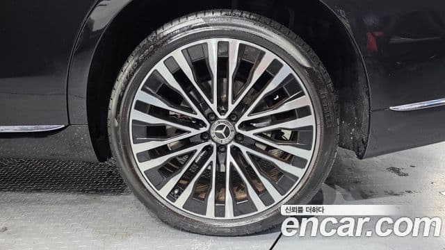 Mercedes-Benz S-Class 2022 — Photo 7/20