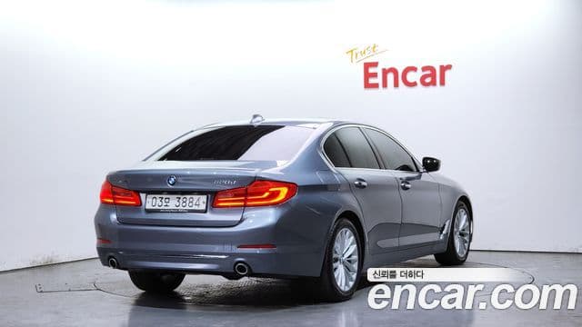 BMW 5 Series 2018 — ფოტო 1/20