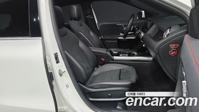 Mercedes-Benz GLA-Class 2021 — Фото 11/20