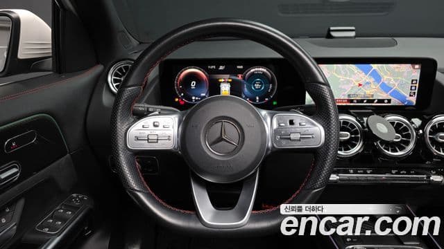 Mercedes-Benz GLA-Class 2021 — Фото 13/20