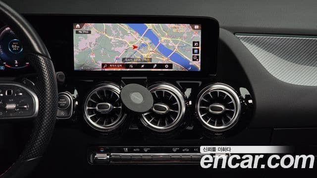 Mercedes-Benz GLA-Class 2021 — Фото 14/20