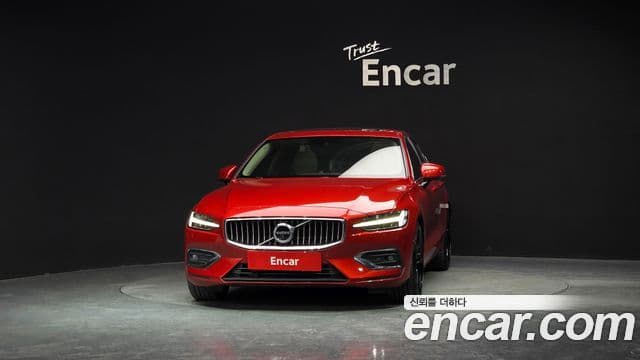 Volvo S60 2020 — Фото 3/20