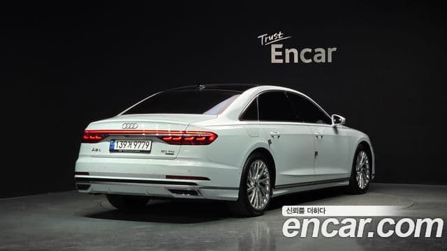 Audi A8 2021 — ფოტო 2/20