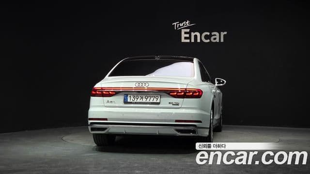 Audi A8 2021 — ფოტო 4/20