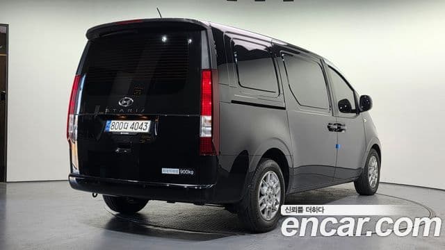Hyundai Staria 2023 — Фото 2/20