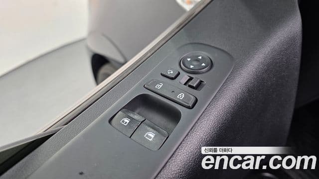 Hyundai Staria 2023 — Фото 12/20